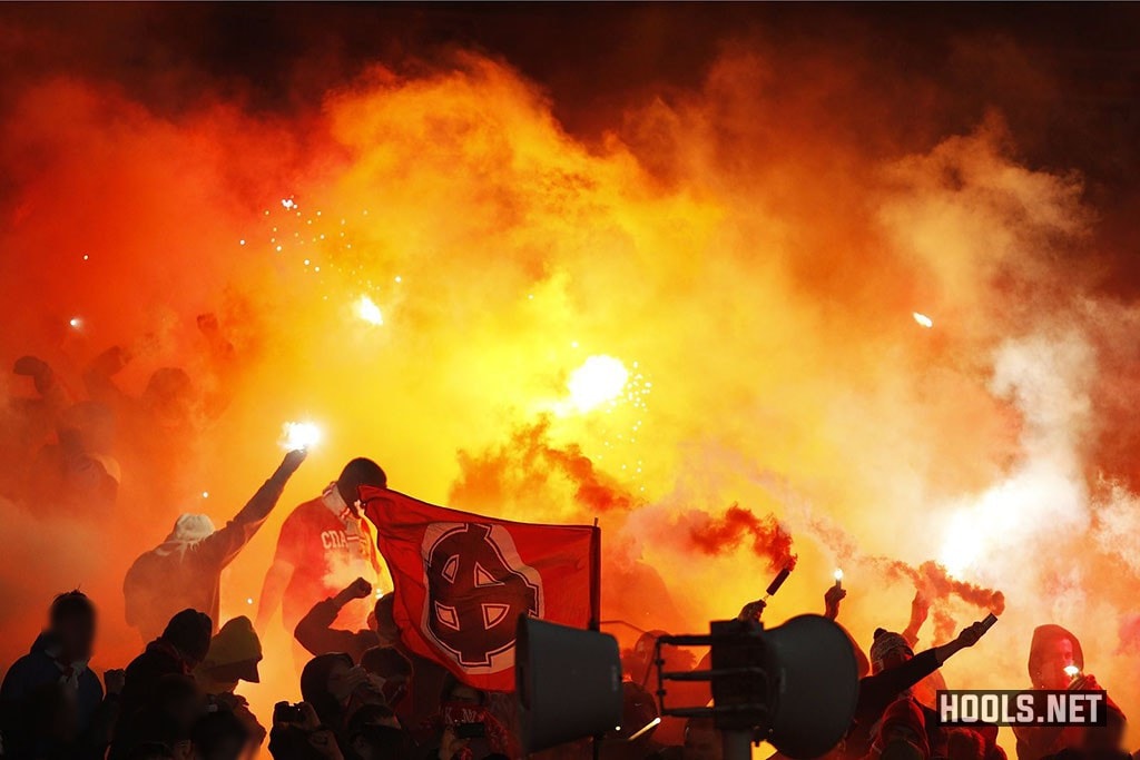 File:Hooligans of Spartak Moscow 2.jpg - Wikimedia Commons