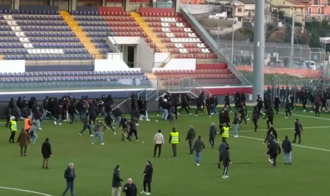 Fans clash on pitch after L’Aquila v Sambenedettese match